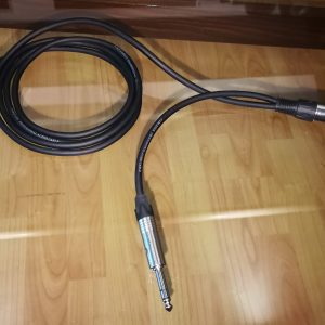 כבל מתאם בין קשר מטוס למצלמת טיסה